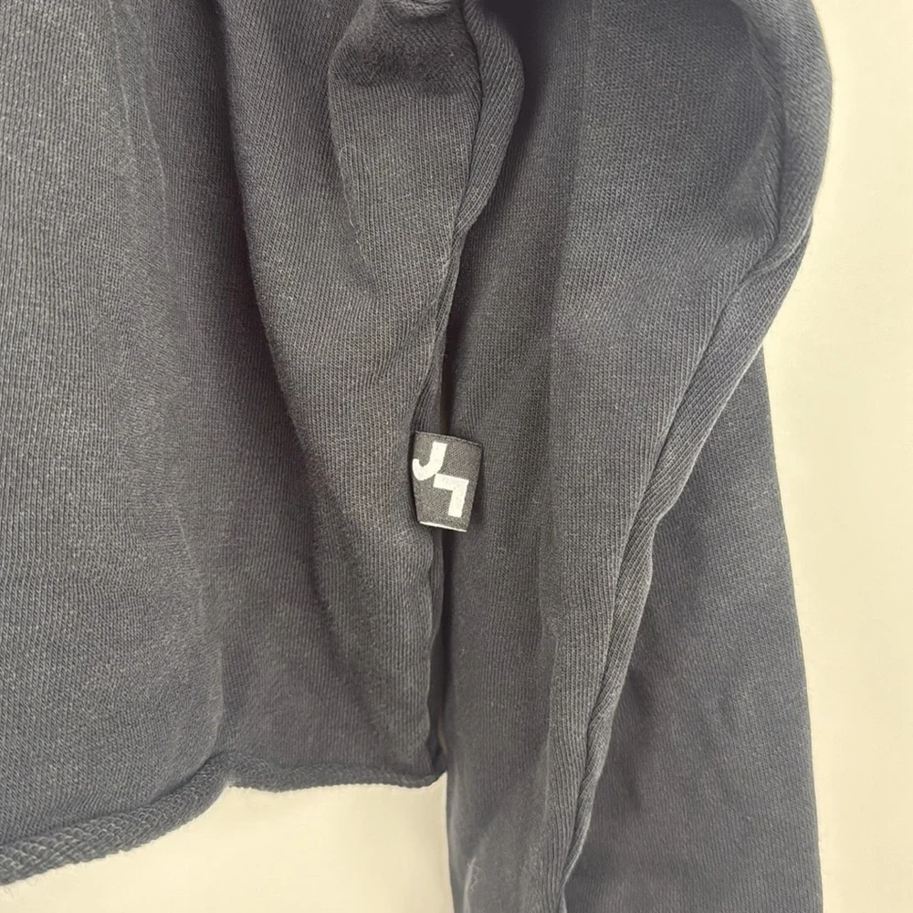 JoyLab Cropped Distressed Crew Neck Black Sweatshirt Size Medium - Picture 4 of 8
